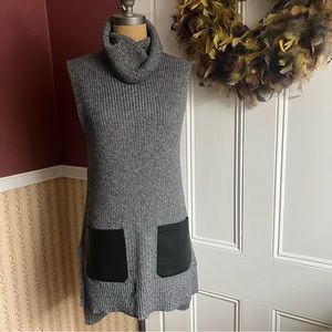 Gray & Black Tunic Sweater Banana Republic Leather Pocket Turtleneck Size Small